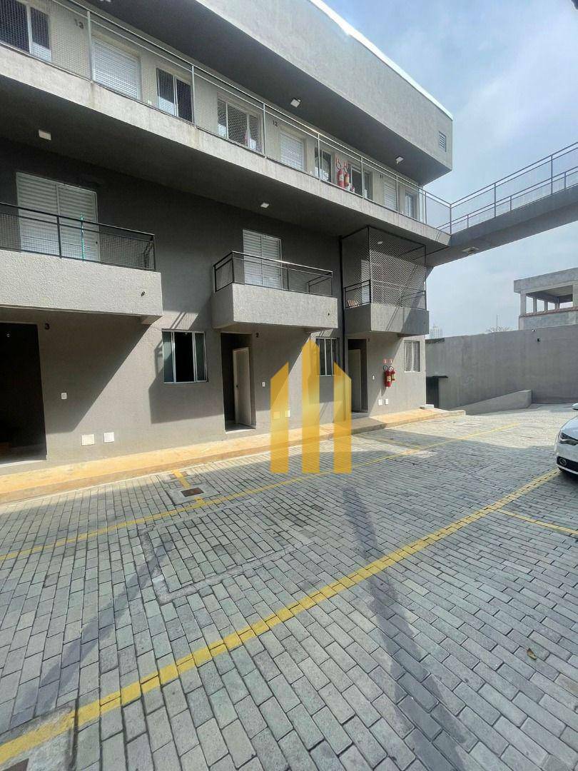 Sobrado para alugar com 2 quartos, 70m² - Foto 1