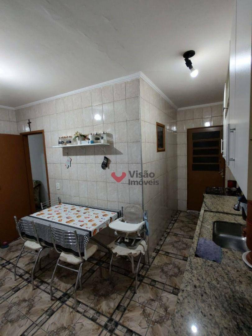 Casa à venda com 3 quartos, 150m² - Foto 7