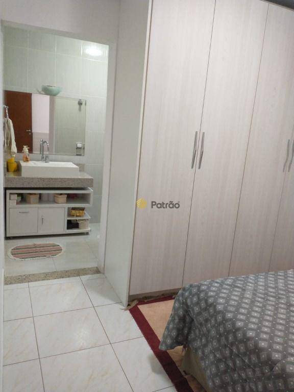 Sobrado à venda com 4 quartos, 215m² - Foto 4