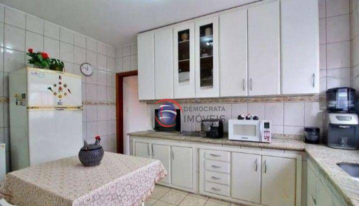 Sobrado à venda com 3 quartos, 275m² - Foto 10