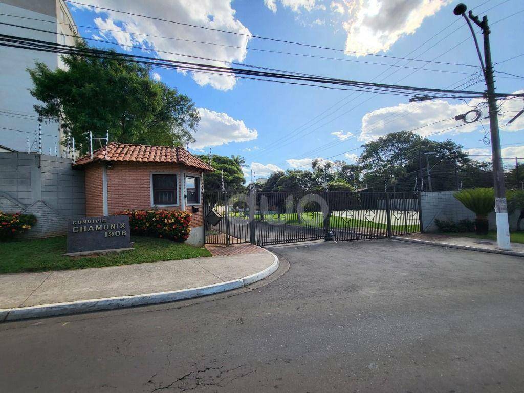 Casa de Condomínio à venda com 3 quartos, 223m² - Foto 3