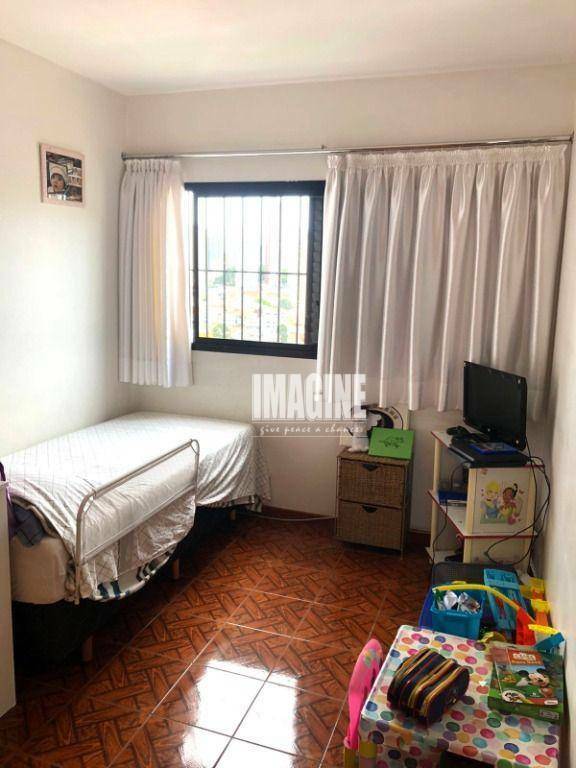 Apartamento à venda com 4 quartos, 160m² - Foto 15