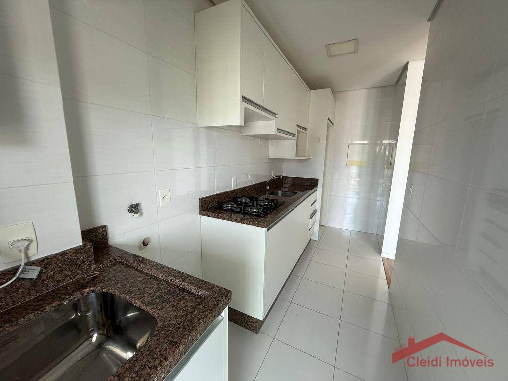 Apartamento para alugar com 2 quartos, 67m² - Foto 9