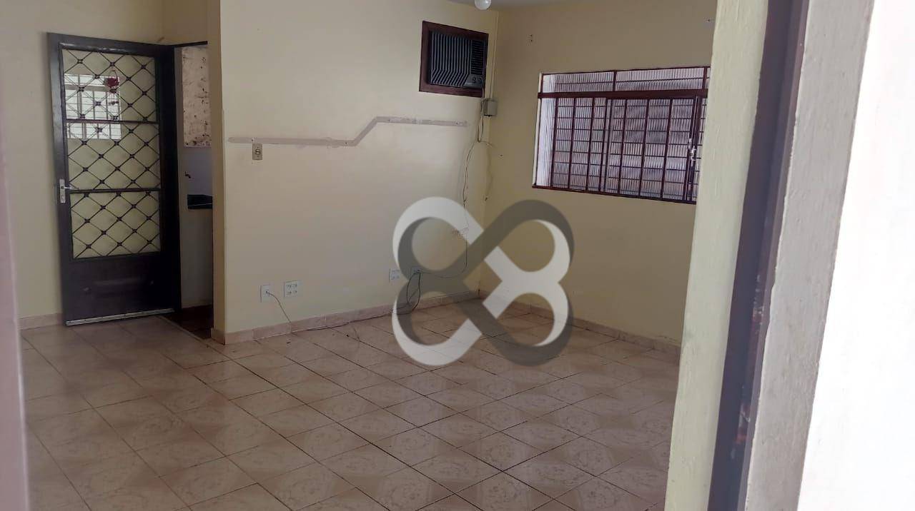 Casa à venda com 3 quartos, 320m² - Foto 10