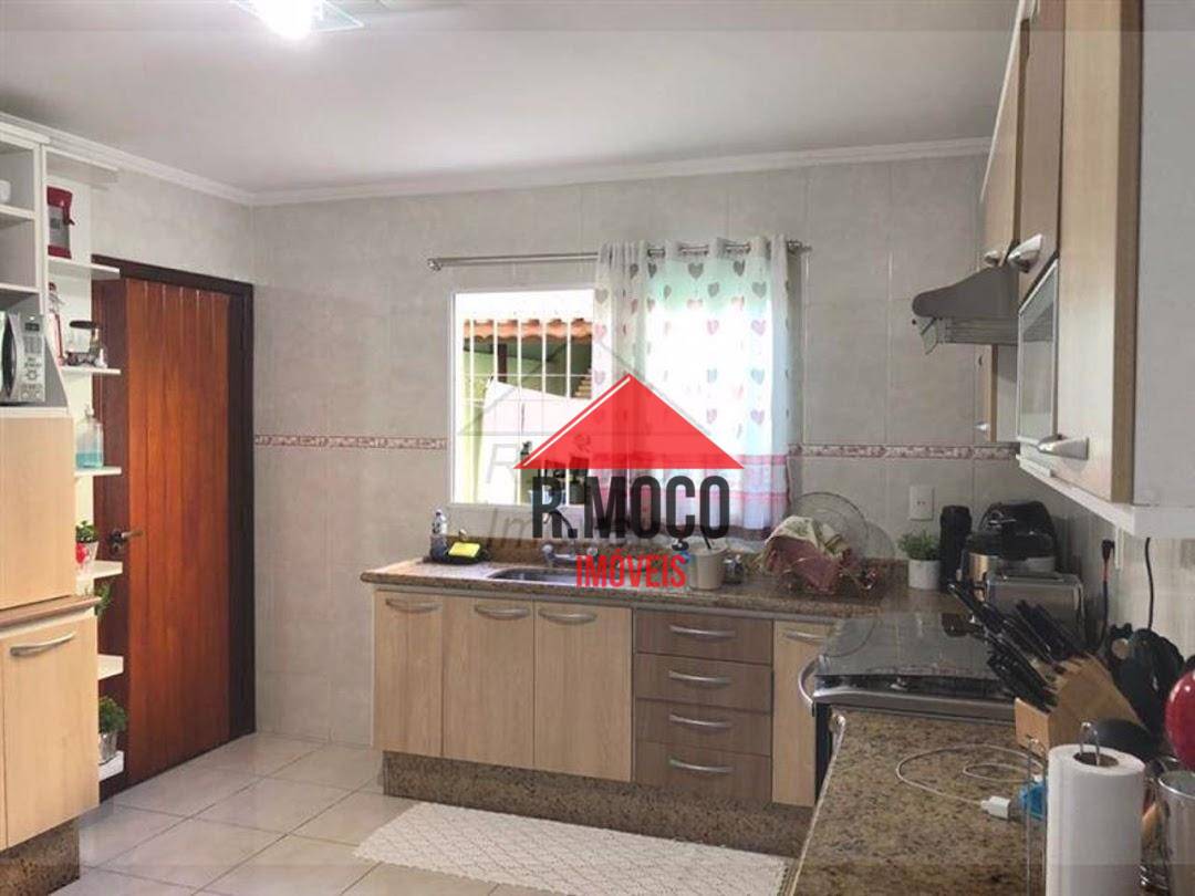 Sobrado à venda com 4 quartos, 180m² - Foto 10