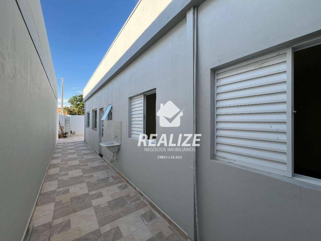 Casa à venda com 2 quartos, 70m² - Foto 5