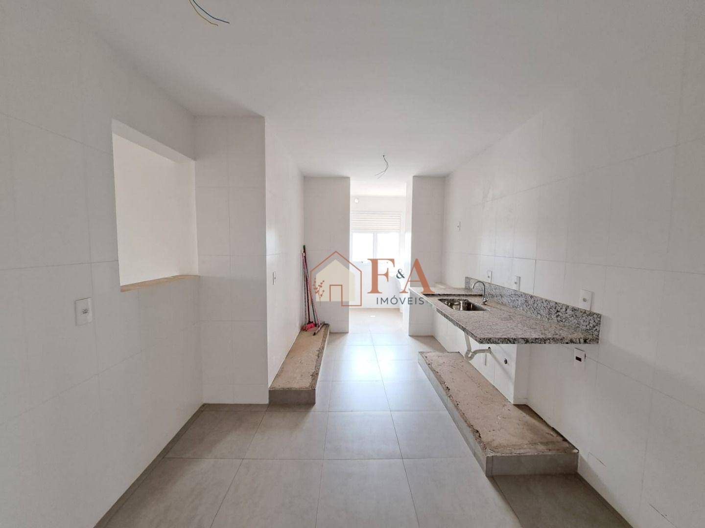 Apartamento à venda com 3 quartos, 108m² - Foto 2