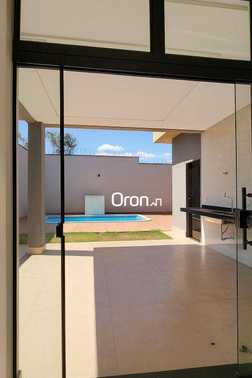 Casa à venda com 3 quartos, 150m² - Foto 1