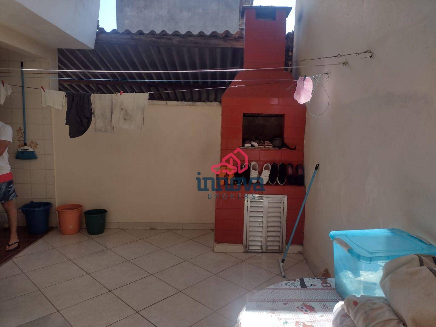 Casa à venda com 4 quartos, 188m² - Foto 1