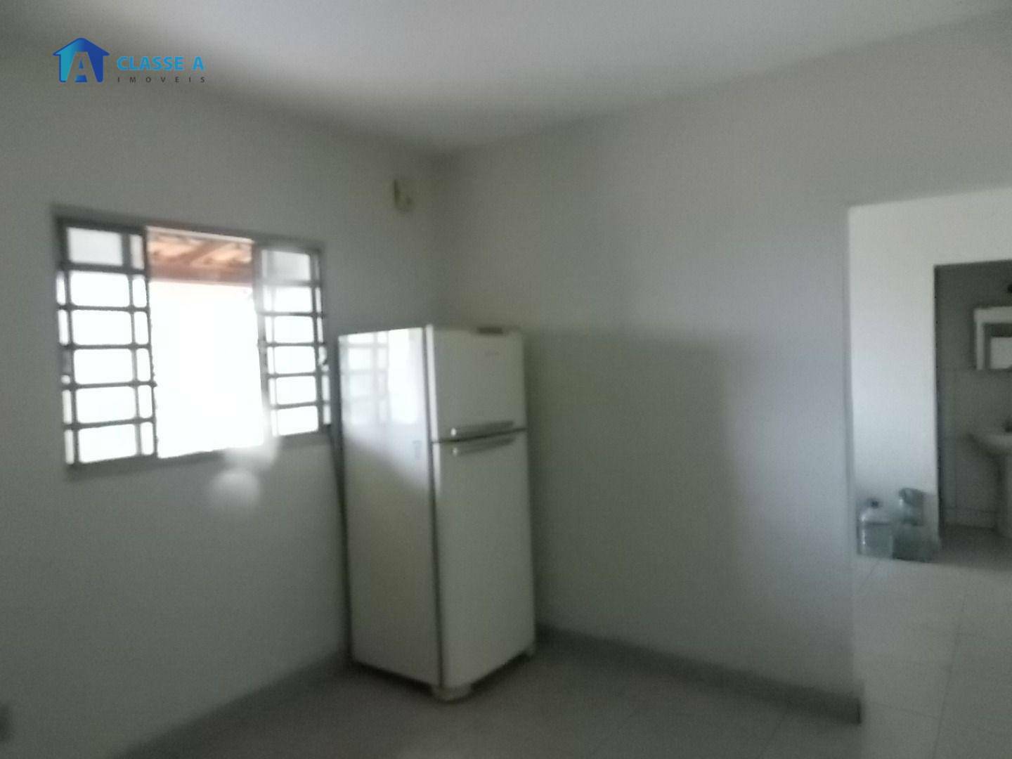 Casa à venda com 4 quartos, 200m² - Foto 16