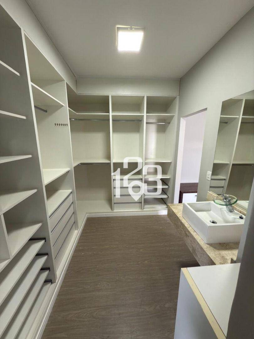 Casa de Condomínio para alugar com 3 quartos, 229m² - Foto 12