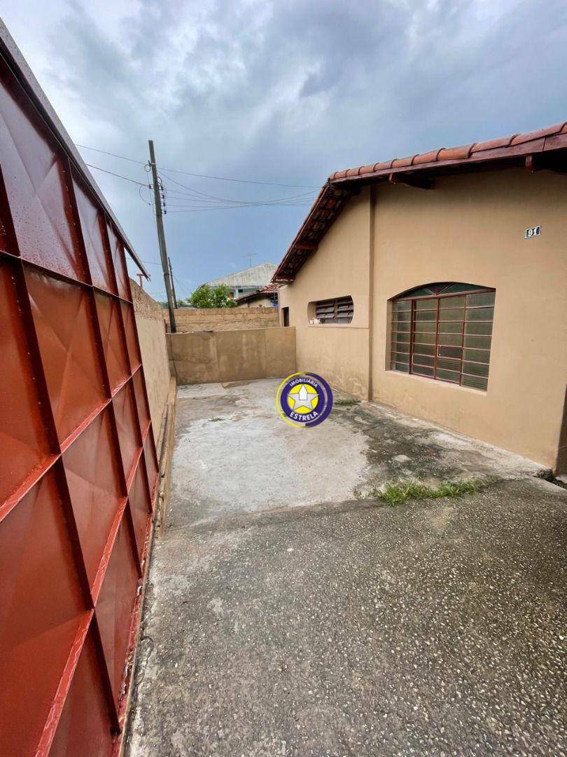 Casa para alugar com 3 quartos, 250M2 - Foto 1