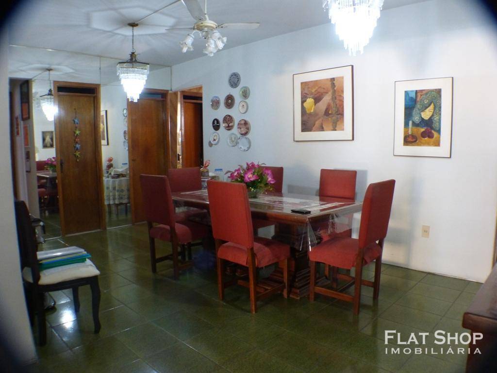 Apartamento à venda com 3 quartos, 212m² - Foto 9