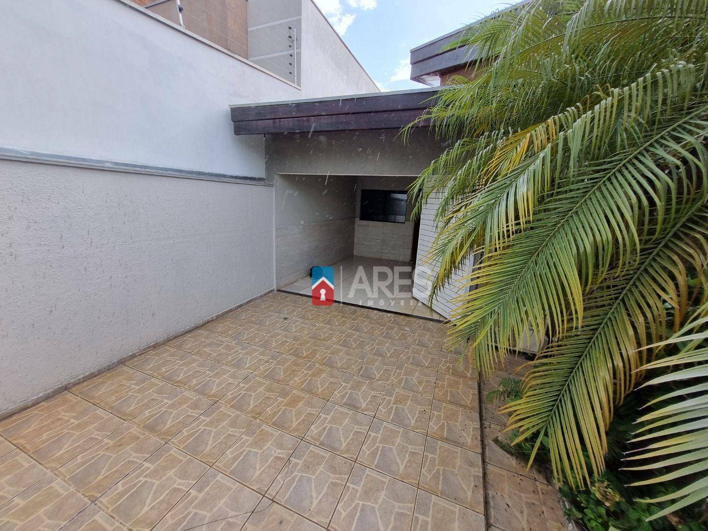 Casa à venda com 2 quartos, 108m² - Foto 2