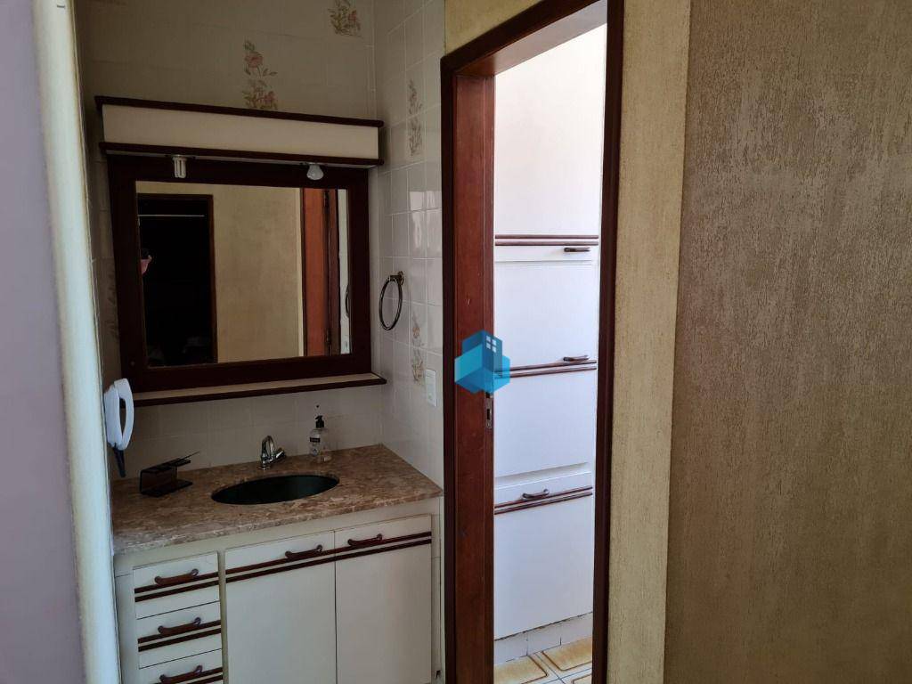 Casa à venda com 3 quartos, 250m² - Foto 17