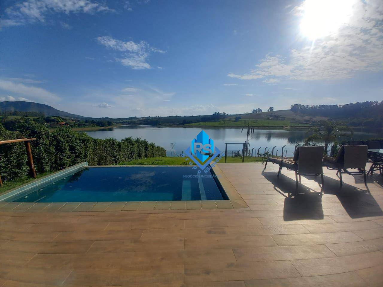 Chácara à venda com 3 quartos, 320M2 - Foto 1