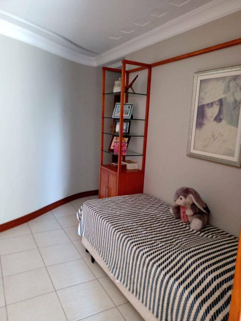 Apartamento à venda com 3 quartos, 200m² - Foto 3