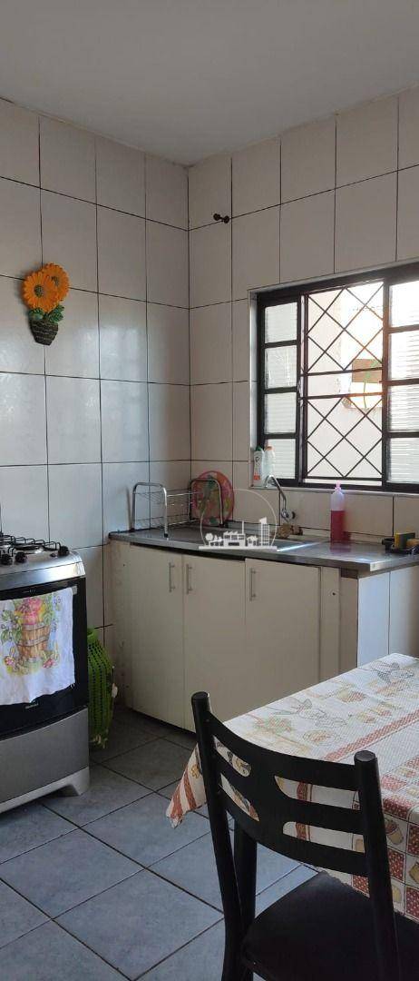 Sobrado à venda com 2 quartos, 170m² - Foto 2