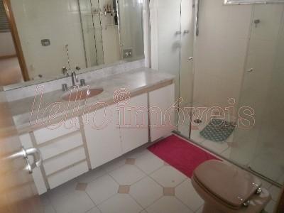 Apartamento para alugar com 3 quartos, 220m² - Foto 15