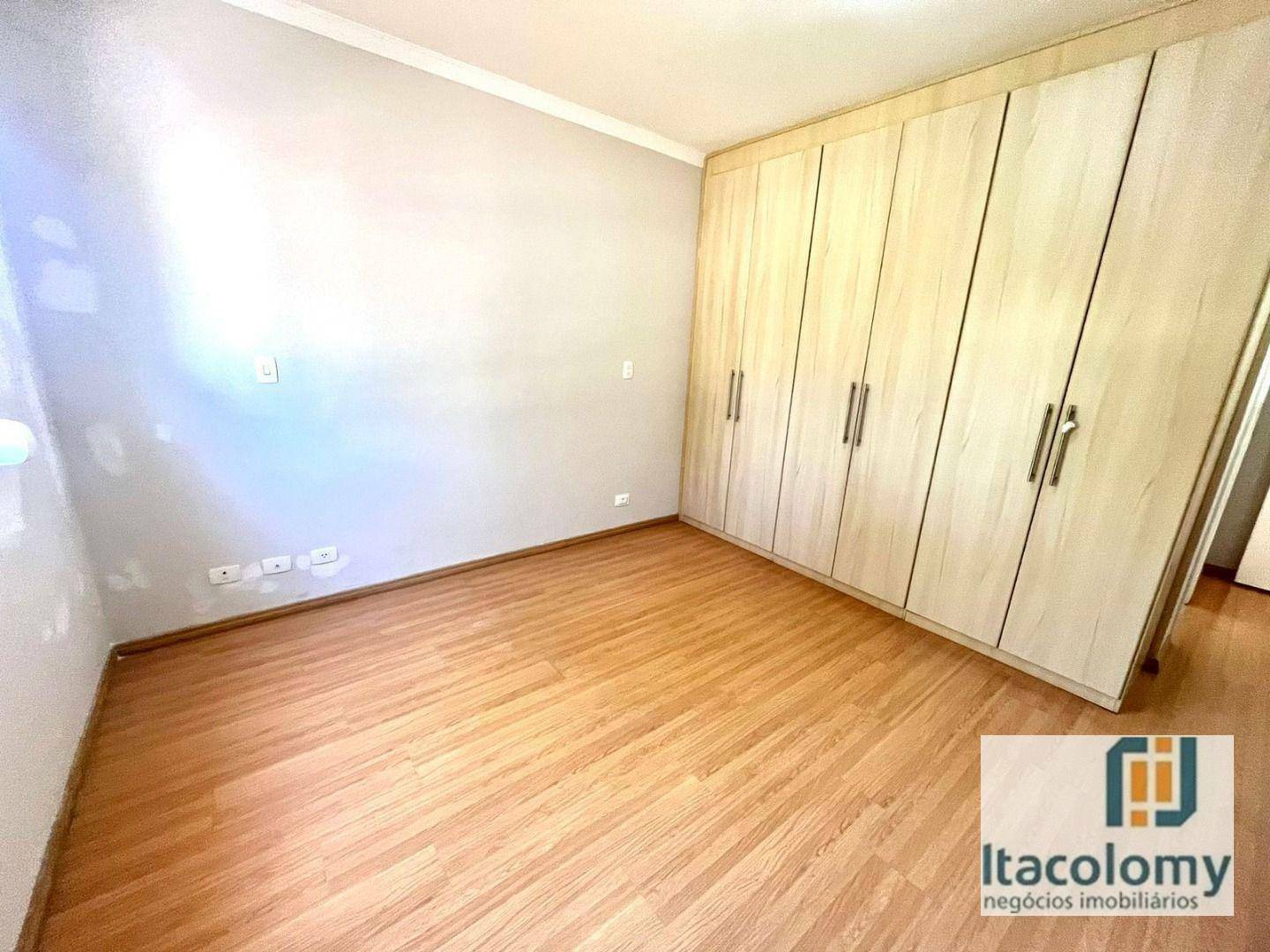 Casa de Condomínio à venda com 4 quartos, 332m² - Foto 8