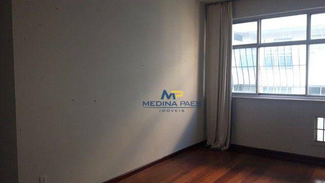 Apartamento à venda com 3 quartos, 140m² - Foto 1