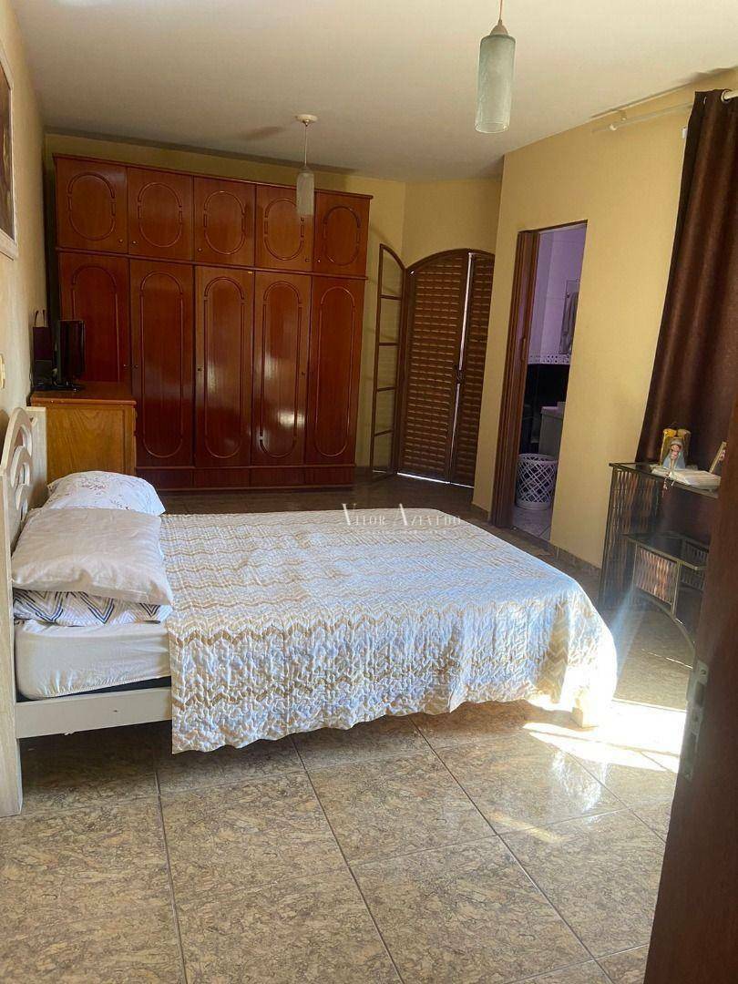 Casa à venda com 3 quartos, 250m² - Foto 8