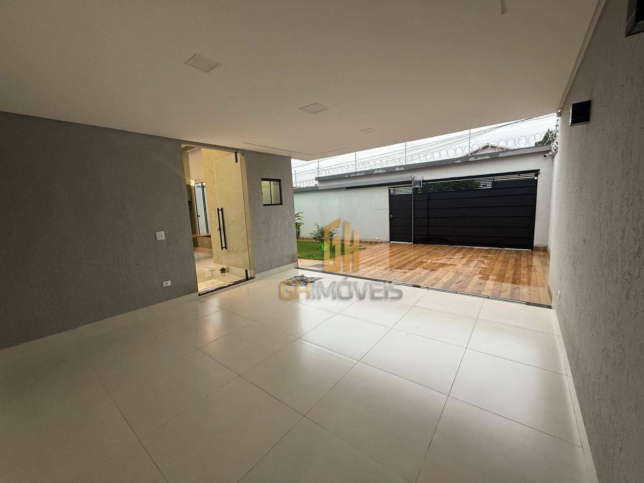 Casa à venda com 3 quartos, 197m² - Foto 2