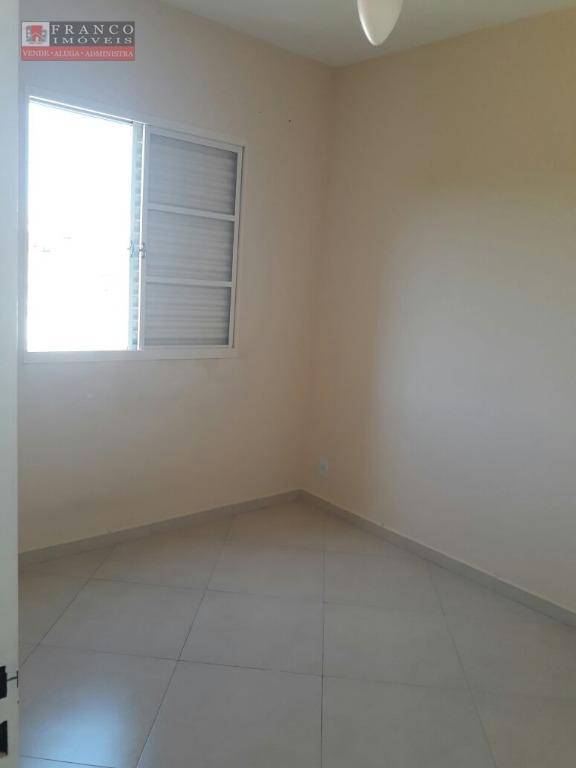 Apartamento à venda com 2 quartos, 64m² - Foto 4