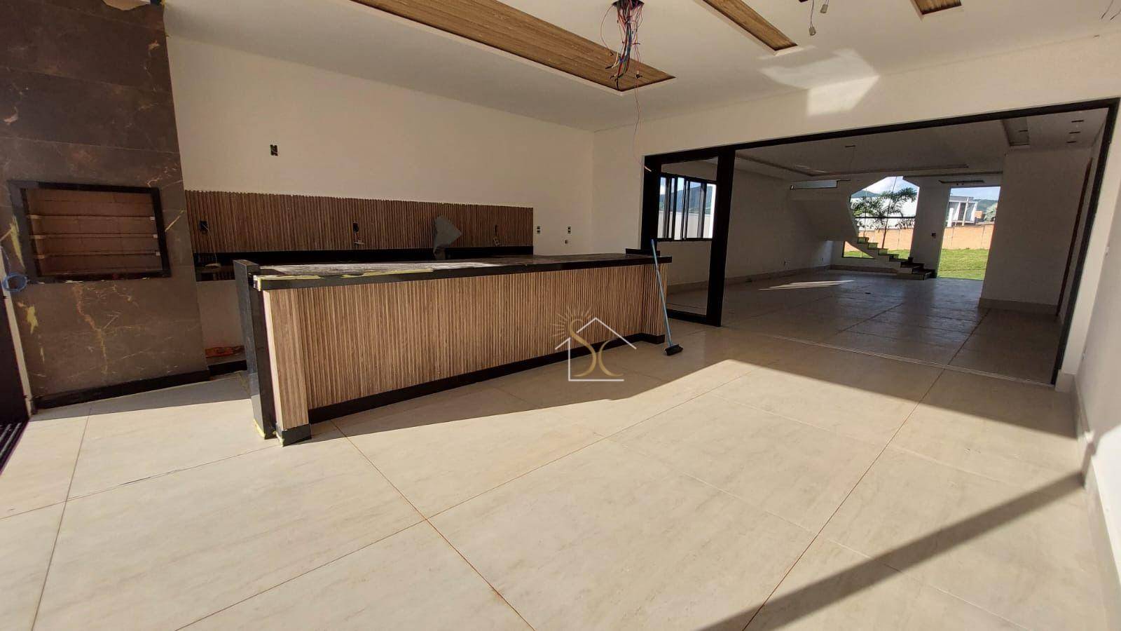 Casa de Condomínio à venda com 4 quartos, 400m² - Foto 3