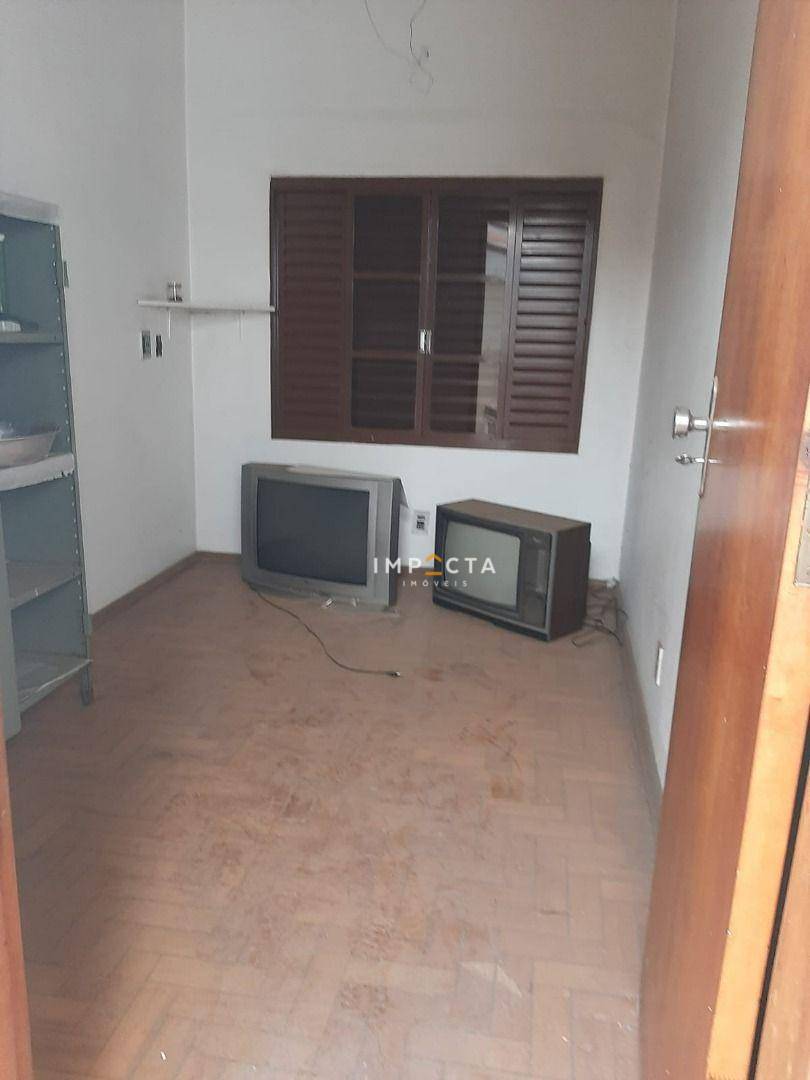 Casa à venda com 3 quartos, 210m² - Foto 5