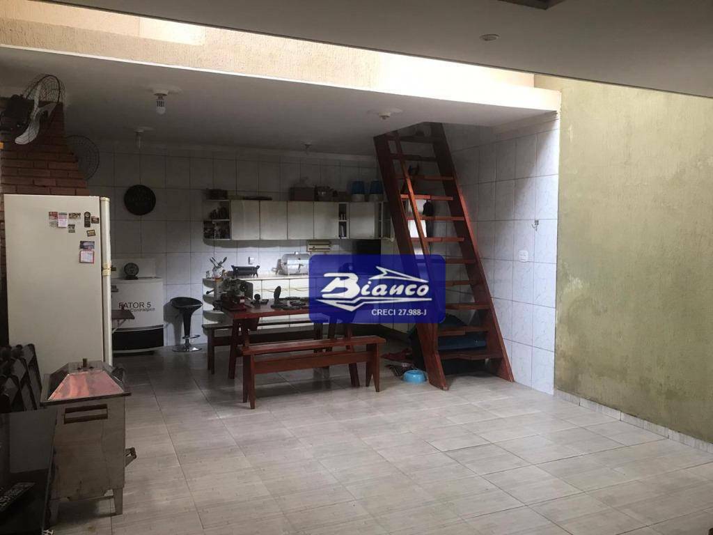 Sobrado à venda com 2 quartos, 138m² - Foto 28