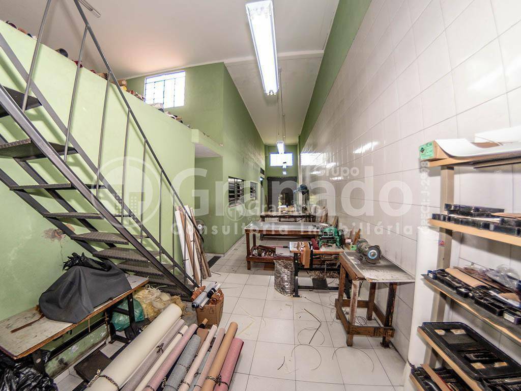 Casa à venda com 2 quartos, 300m² - Foto 16