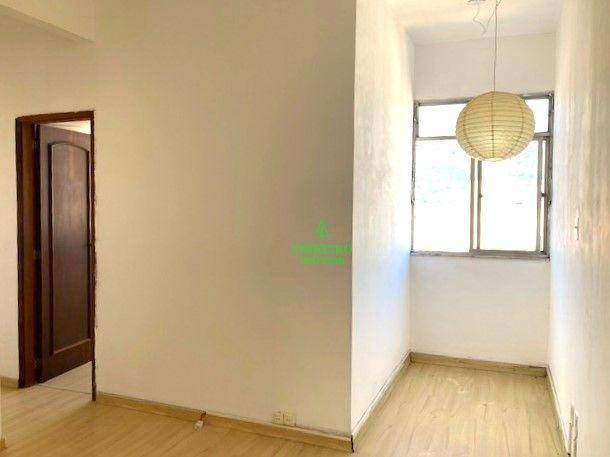 Apartamento à venda com 2 quartos, 60m² - Foto 3