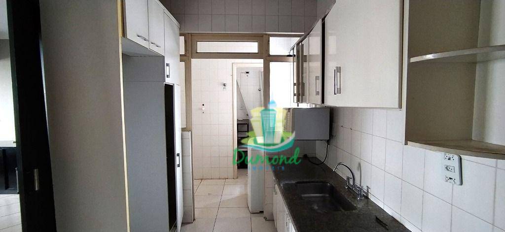 Apartamento para alugar com 3 quartos, 160m² - Foto 8