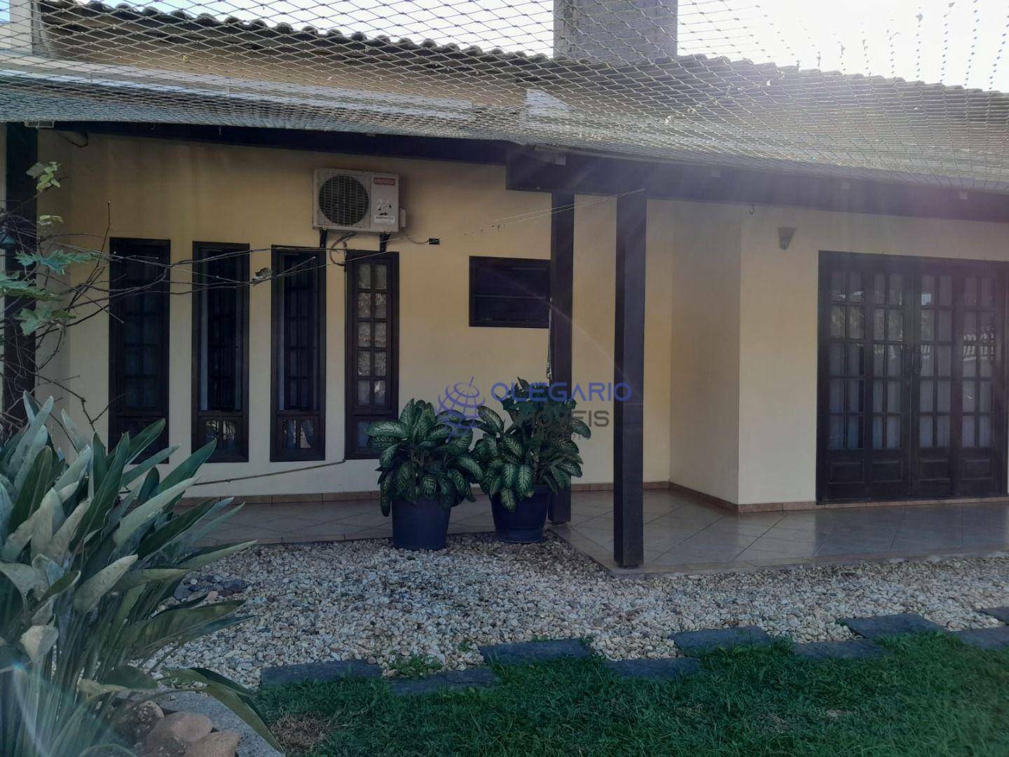 Casa à venda com 3 quartos, 196m² - Foto 2