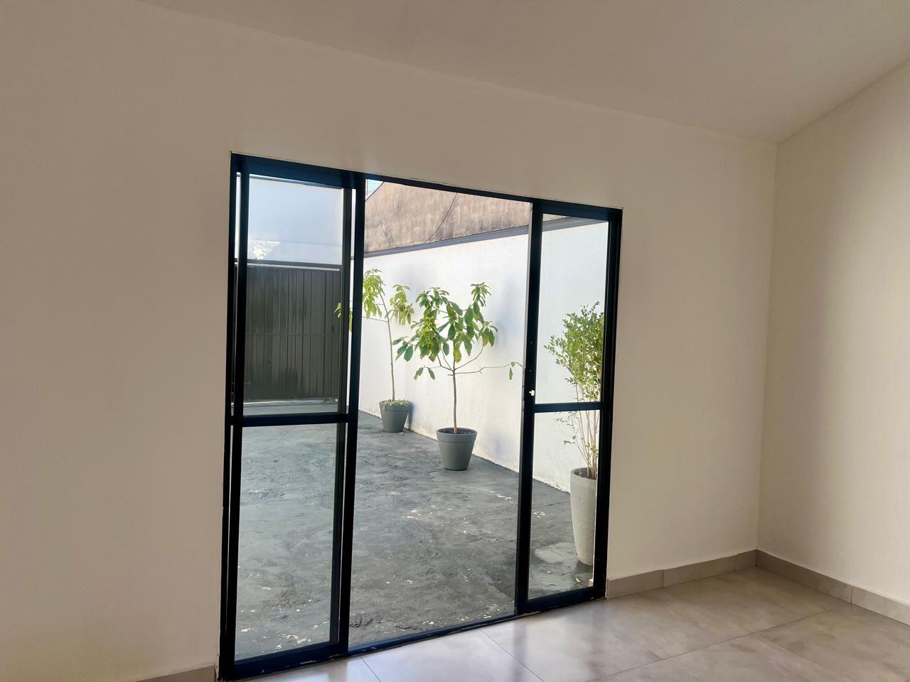 Casa à venda com 2 quartos, 100m² - Foto 4