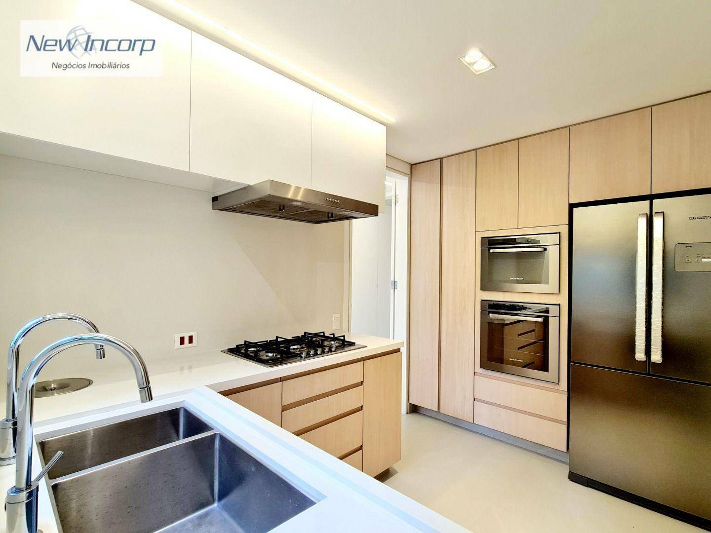 Apartamento à venda com 3 quartos, 211m² - Foto 40