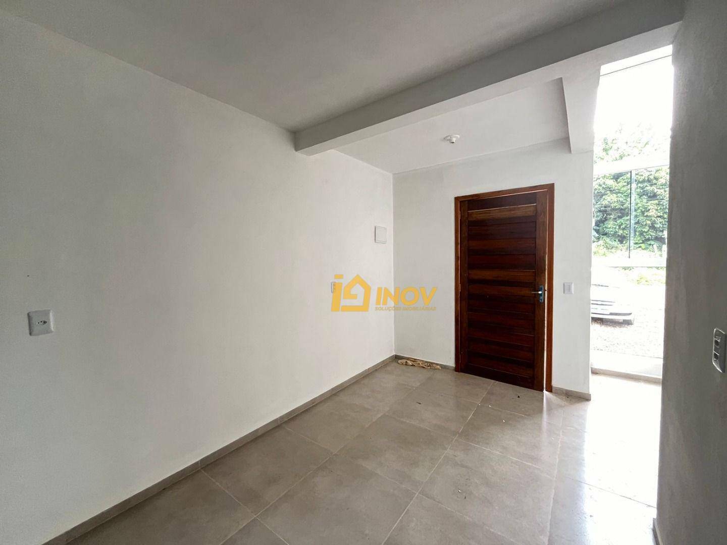 Casa à venda com 2 quartos, 42m² - Foto 3