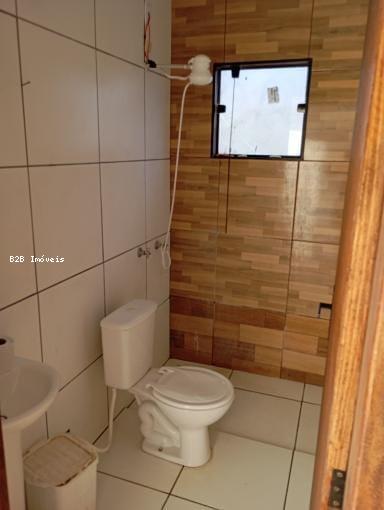 Casa à venda com 2 quartos, 125m² - Foto 1