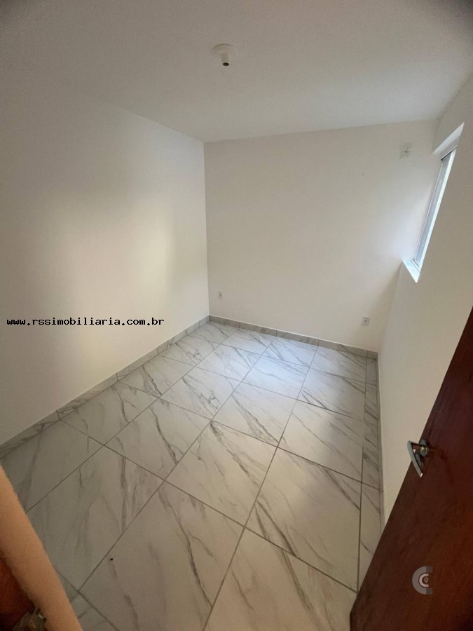 Casa à venda com 2 quartos, 50m² - Foto 4