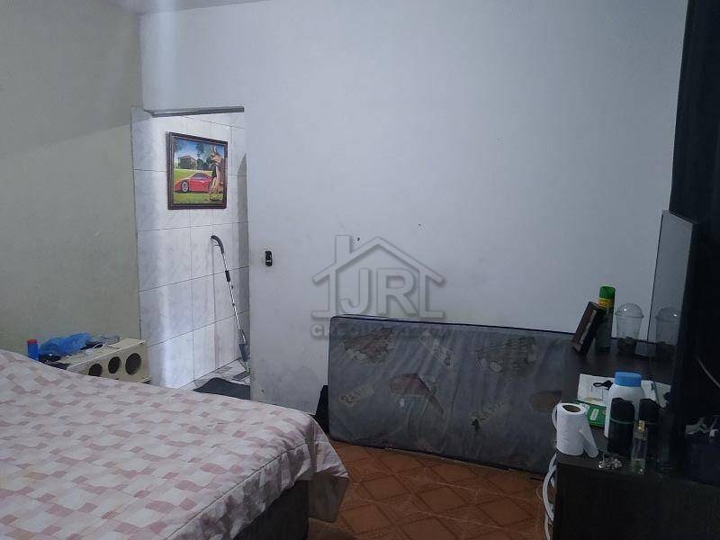 Casa à venda com 2 quartos, 100m² - Foto 11