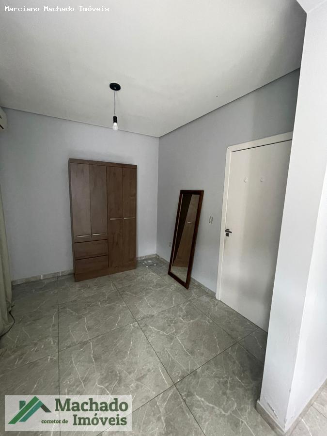 Casa à venda com 6 quartos, 260m² - Foto 33