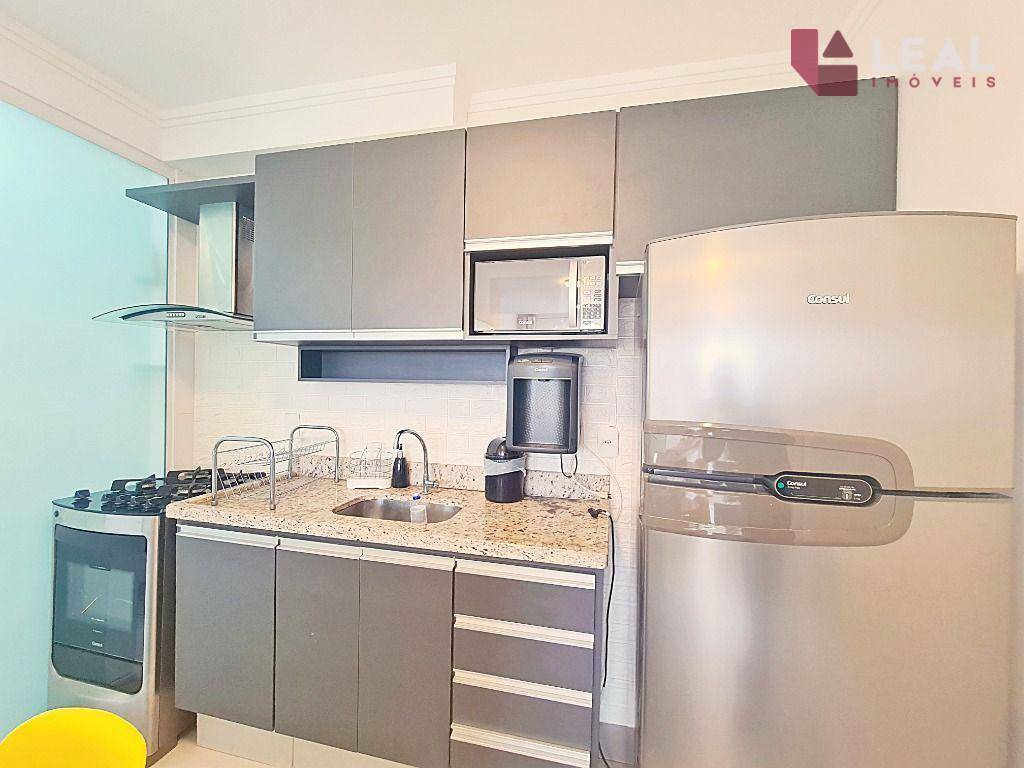 Apartamento para alugar com 2 quartos, 53m² - Foto 11