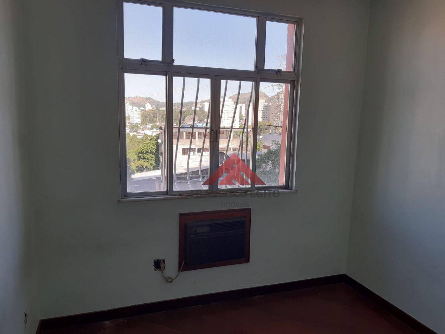 Apartamento à venda com 2 quartos, 72m² - Foto 4