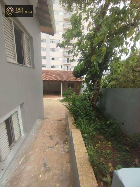 Casa para alugar com 3 quartos, 213m² - Foto 4