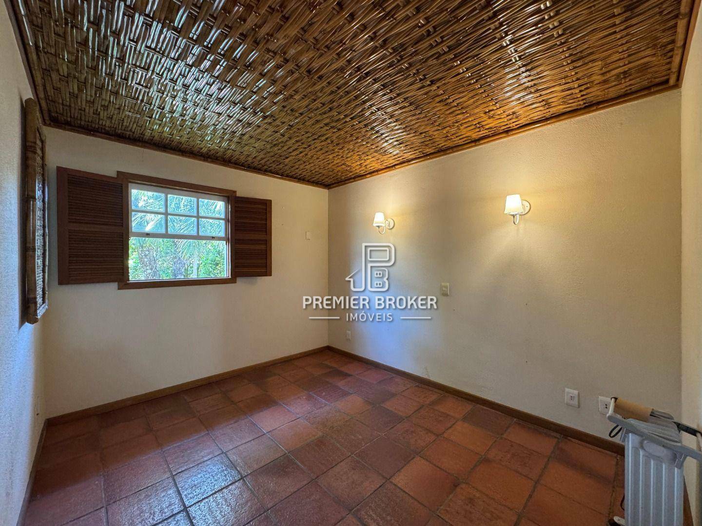 Casa de Condomínio à venda com 4 quartos, 245m² - Foto 29