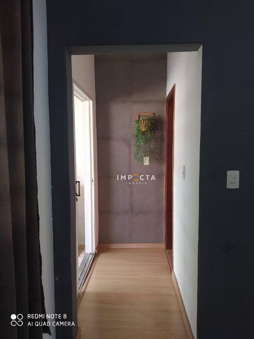 Casa à venda com 3 quartos, 81m² - Foto 2