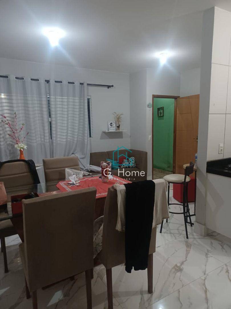 Casa à venda com 3 quartos, 71m² - Foto 2