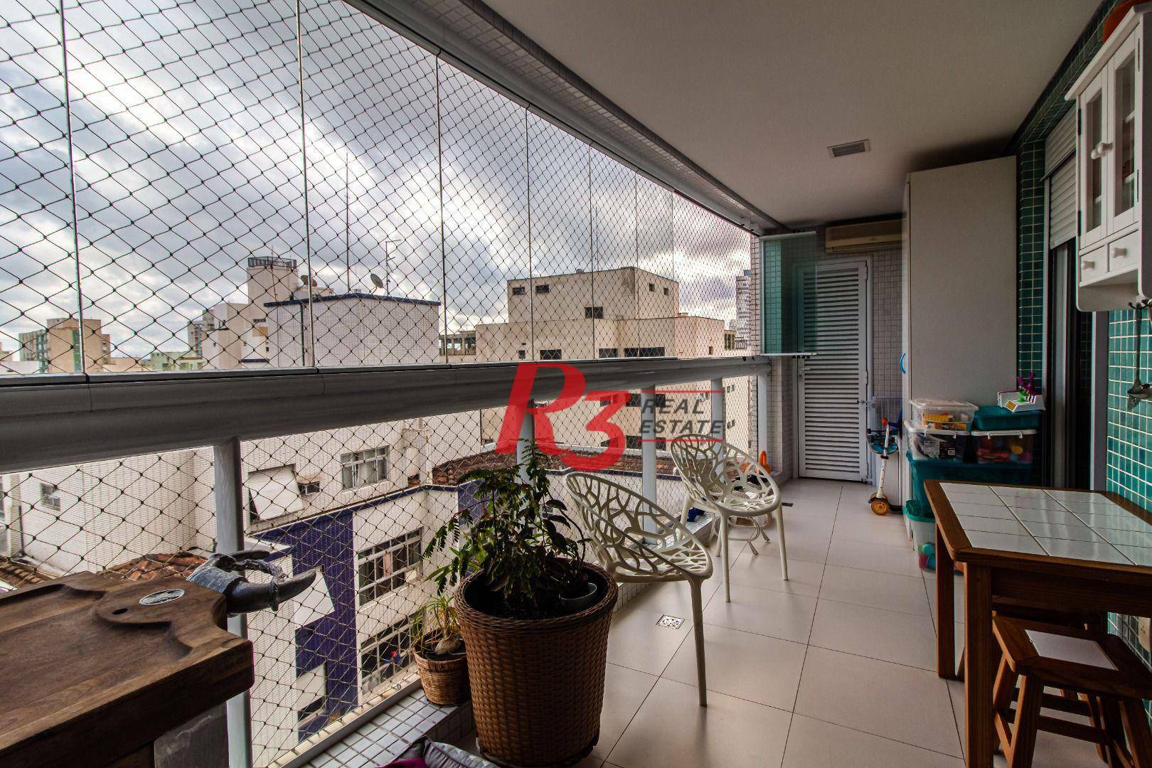 Apartamento à venda com 3 quartos, 141m² - Foto 2