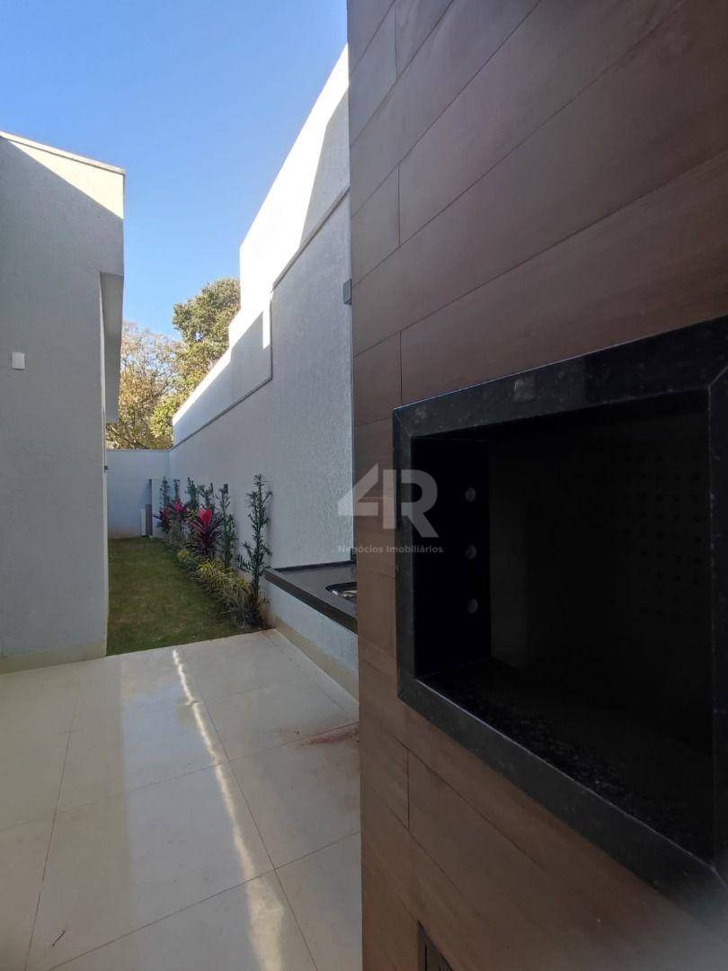 Casa à venda com 3 quartos, 90m² - Foto 13